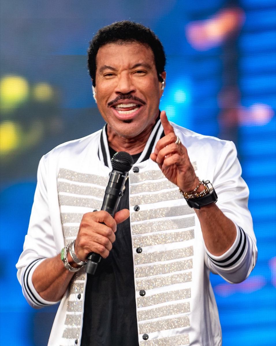 Lionel Richie performing live, the subject of four USPTO sound-mark filings against AI voice clones